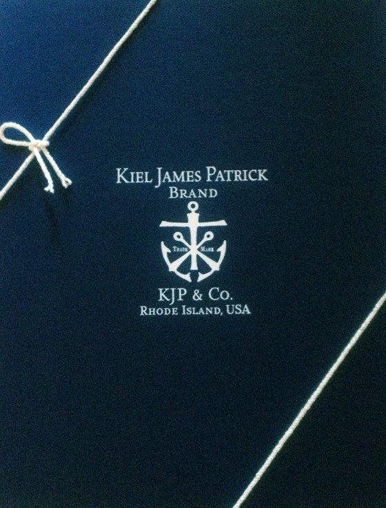 Beautiful things come in pretty boxes. 